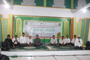 LKS Forum Pembinaan Umat Lamongan Gelar Santunan 50 Anak Yatim dan 12 Lansia, Angkat Tema “Berbagi Senyuman dan Kebahagiaan”