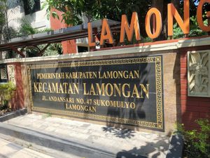 Pelayanan Kecamatan Lamongan Dikeluhkan, Urusan Surat Keterangan Pesantren Disebut Berlarut-larut.
